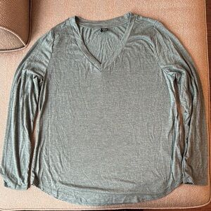 Women's V-Neck Long Sleeve Top